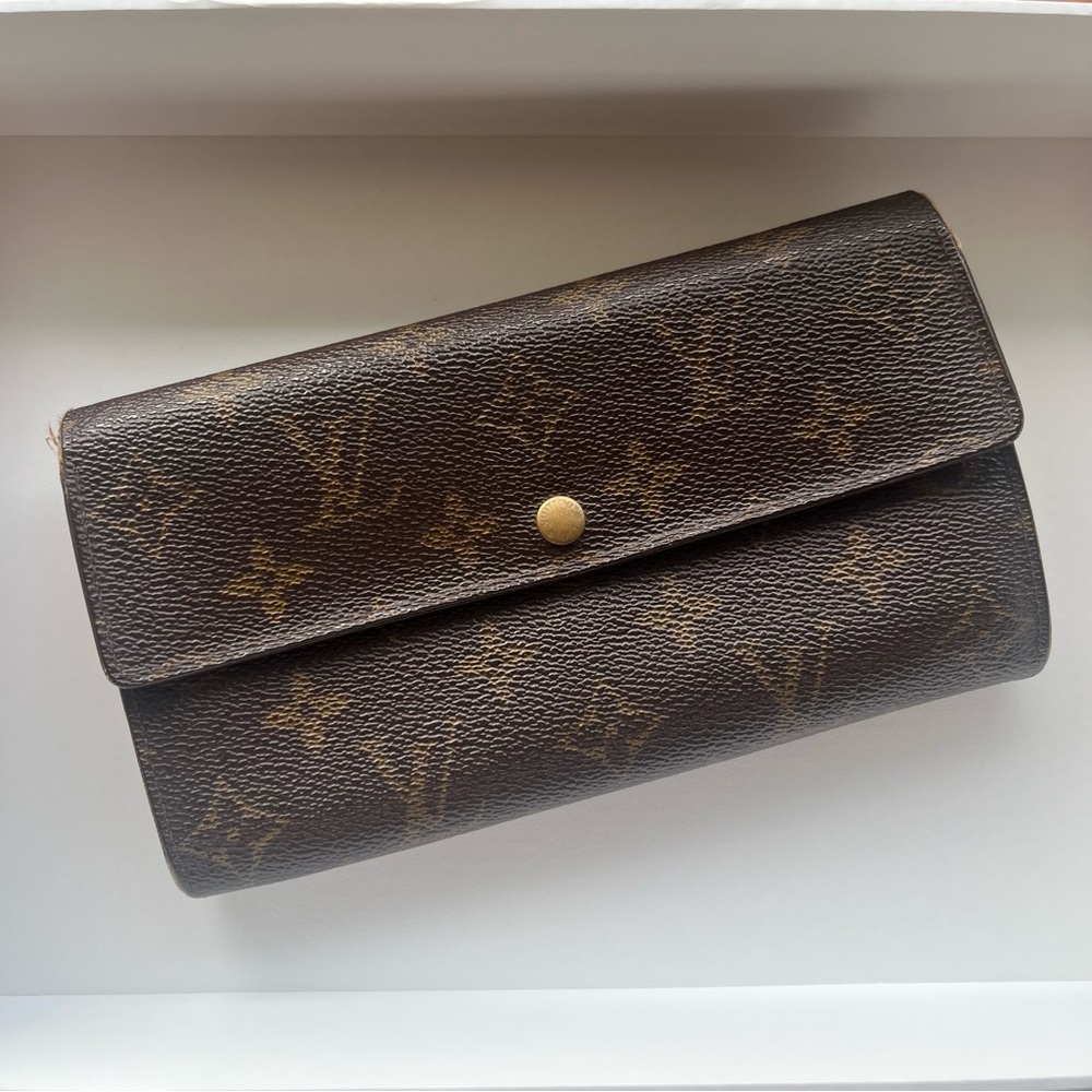 LAST DAY -- Louis Vuitton Vintage Sarah Wallet